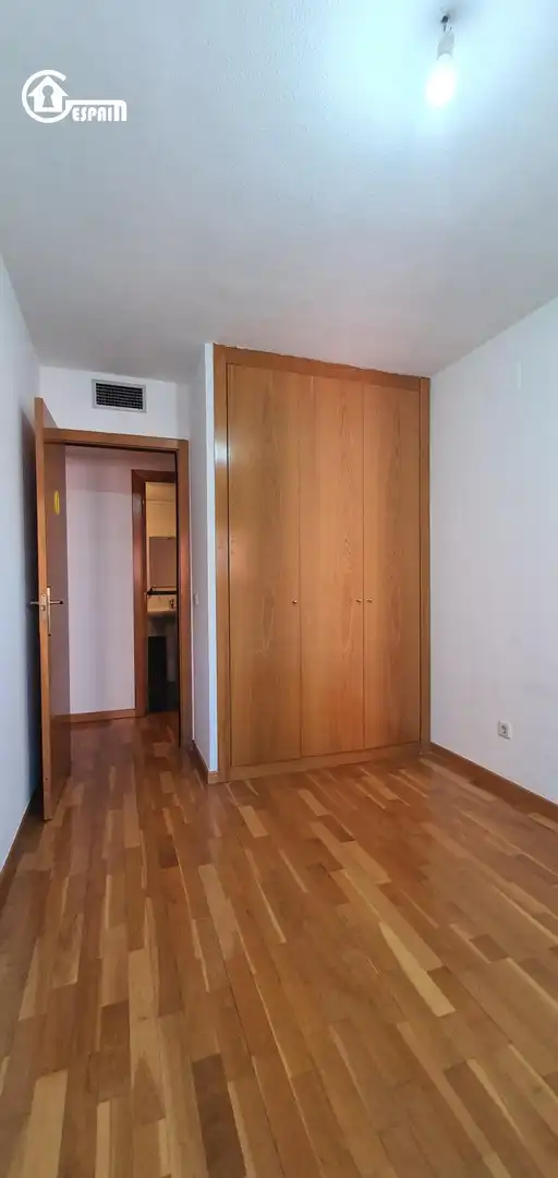 Dormitori de Pis en venda en Carabanchel