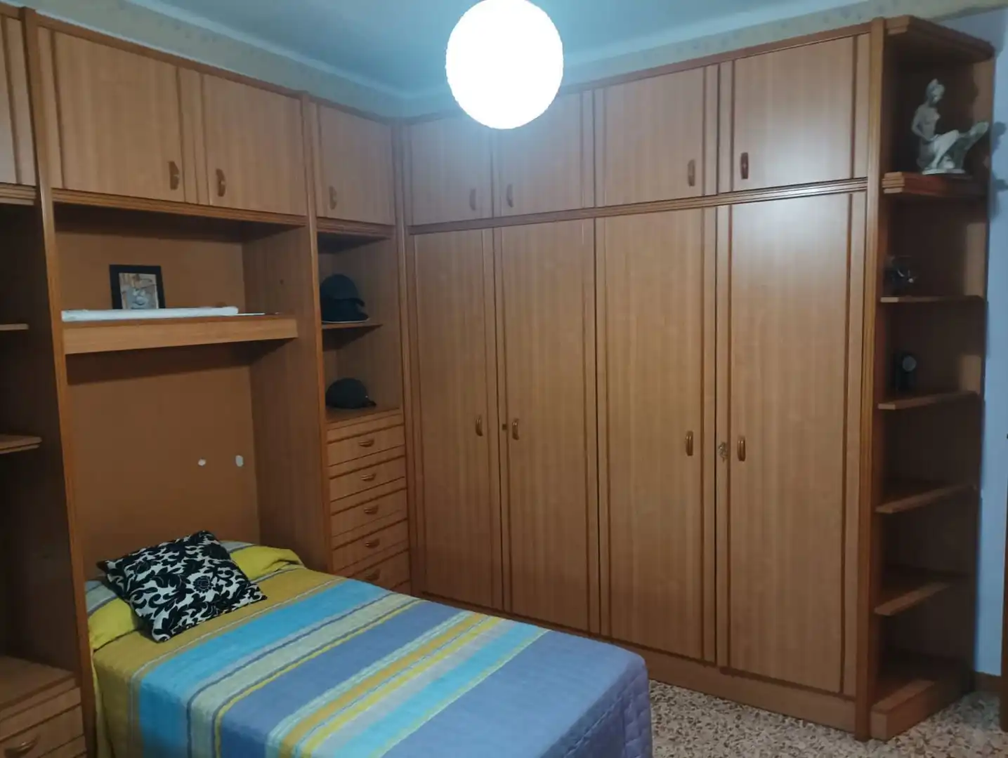 Habitación de Finca rústica en venta en Lleida con Aire acondicionado, Jardín privado y Amueblado