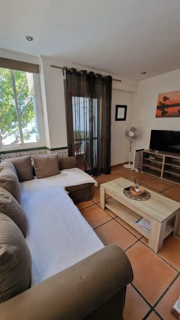 Apartamento con ascensor en venta en Estepona Pueblo, imagen 2