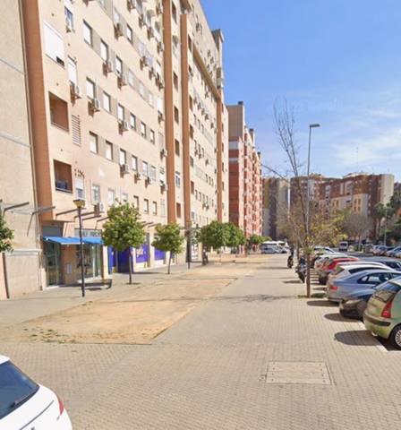 Local comercial en Alquiler en Calle Estafeta, 11 en Pino Montano - Consolación