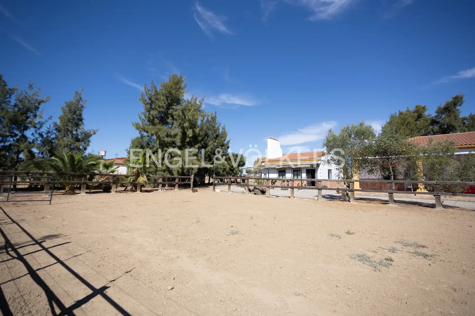 Finca rústica en venta en Llerena con Calefacción, Jardín privado y Trastero