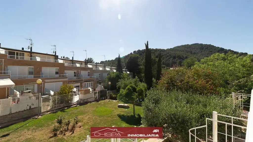 Außenansicht von Einfamilien-Reihenhaus zur Miete in Náquera mit Heizung, Privatgarten und Terrasse