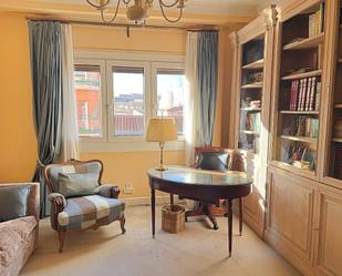 Living room of Flat for sale in  Madrid Capital  with Air Conditioner, Heating and Storage room