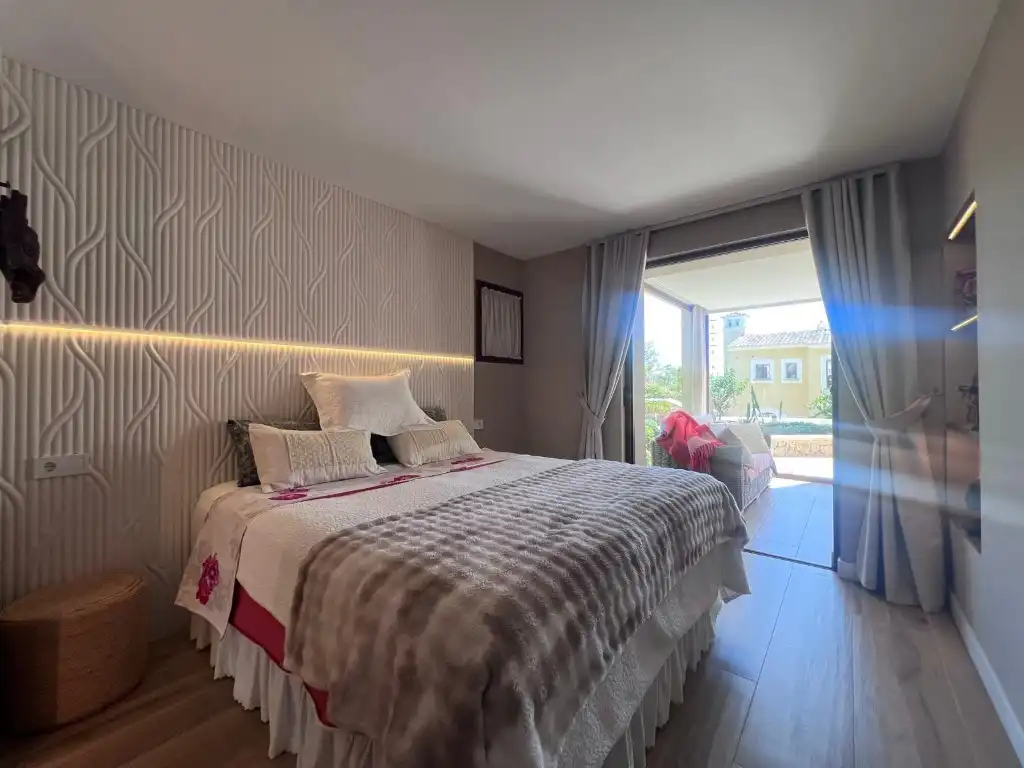 Dormitori de Apartament de lloguer en Calvià amb Aire condicionat, Jardí privat i Terrassa