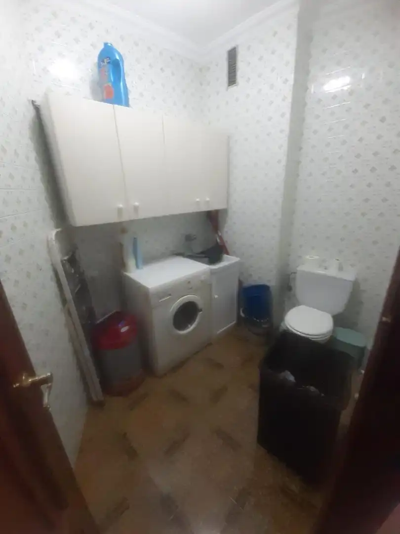 Bathroom of Flat for rent in Utrera  with Air Conditioner and Furnished