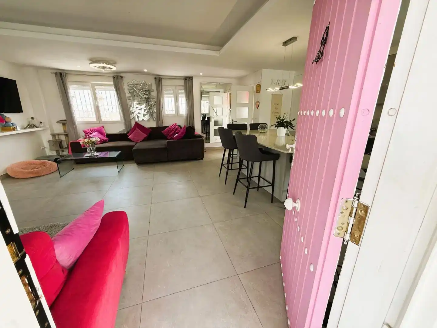 Sala d'estar de Casa o xalet en venda en San Miguel de Salinas amb Aire condicionat i Piscina