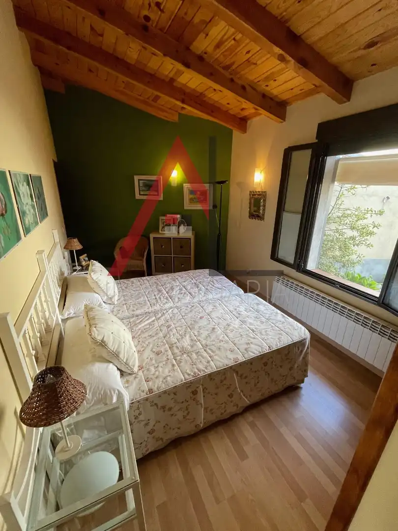 Dormitori de Casa o xalet en venda en Navas de Oro amb Calefacció, Jardí privat i Parquet