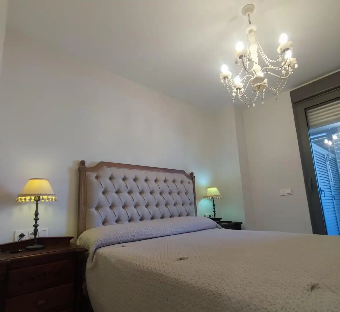 Habitación de Piso de alquiler en Almería con Aire acondicionado, Calefacción y Jardín privado