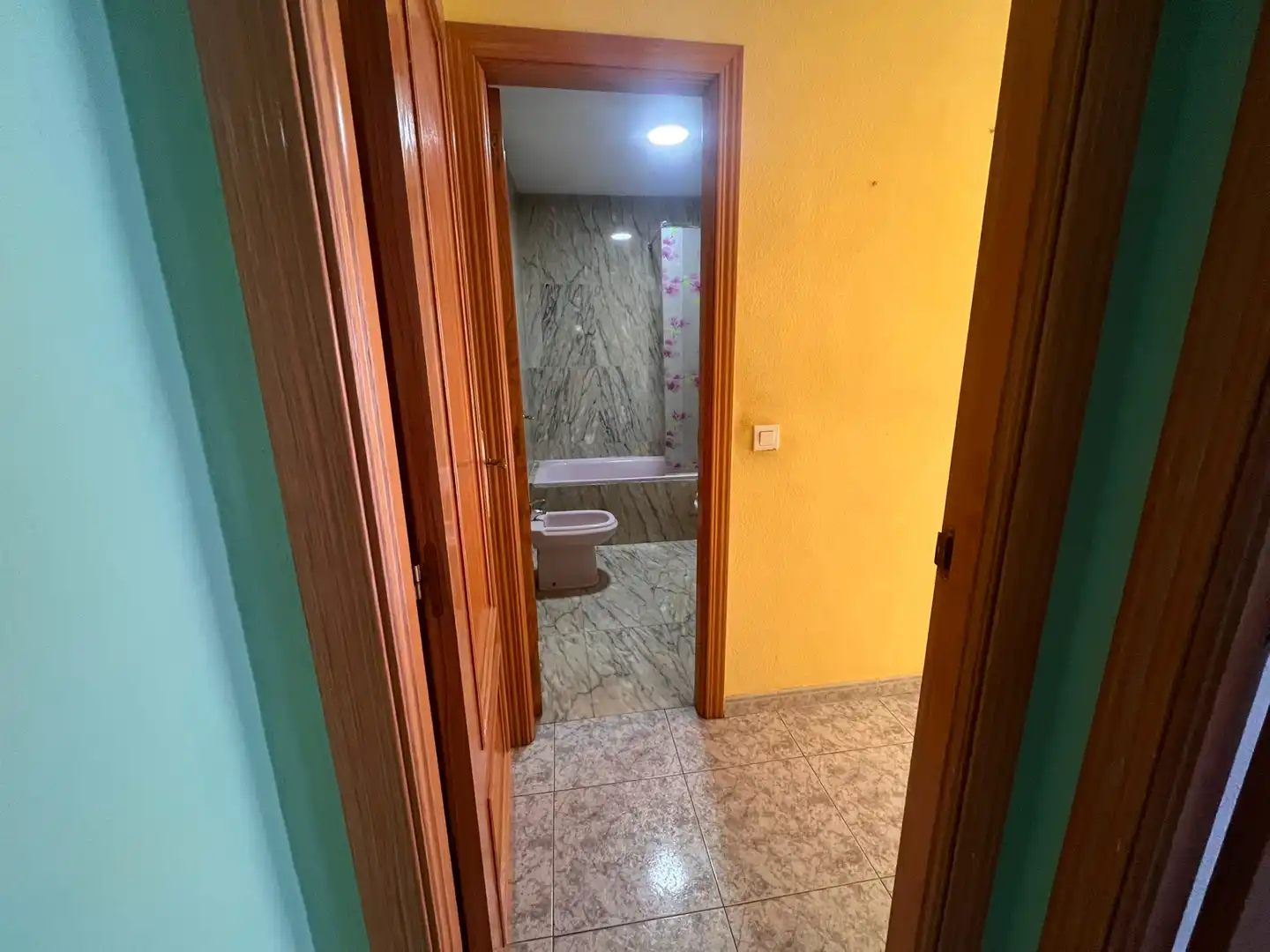 Bathroom of Flat for sale in Fuenlabrada  with Air Conditioner, Heating and Balcony