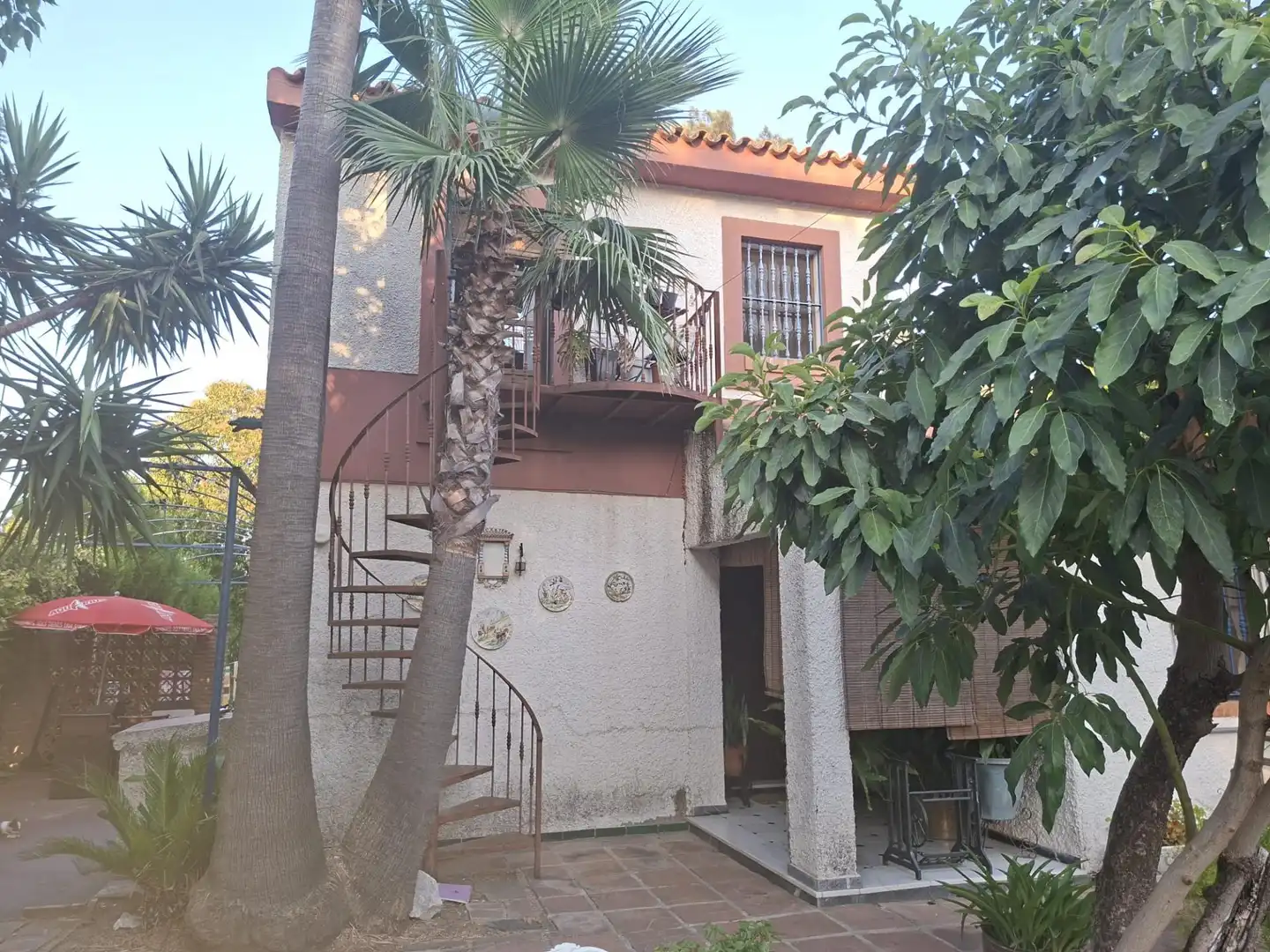 Vista exterior de Casa o xalet en venda en Espartinas amb Aire condicionat, Calefacció i Jardí privat