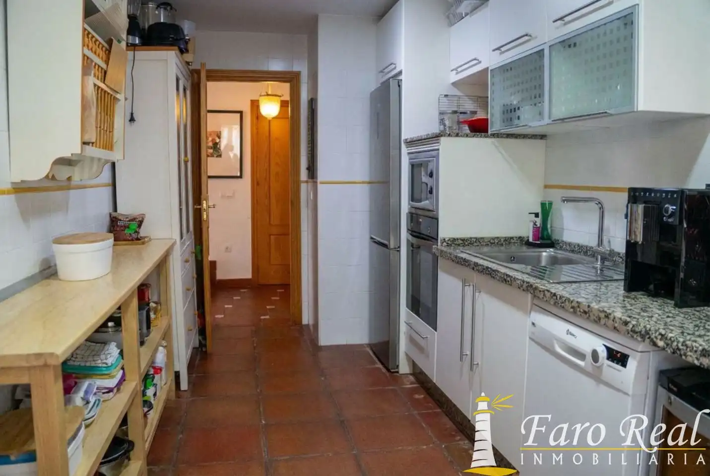 Cuina de Casa o xalet en venda en Sanlúcar de Barrameda amb Aire condicionat, Jardí privat i Terrassa
