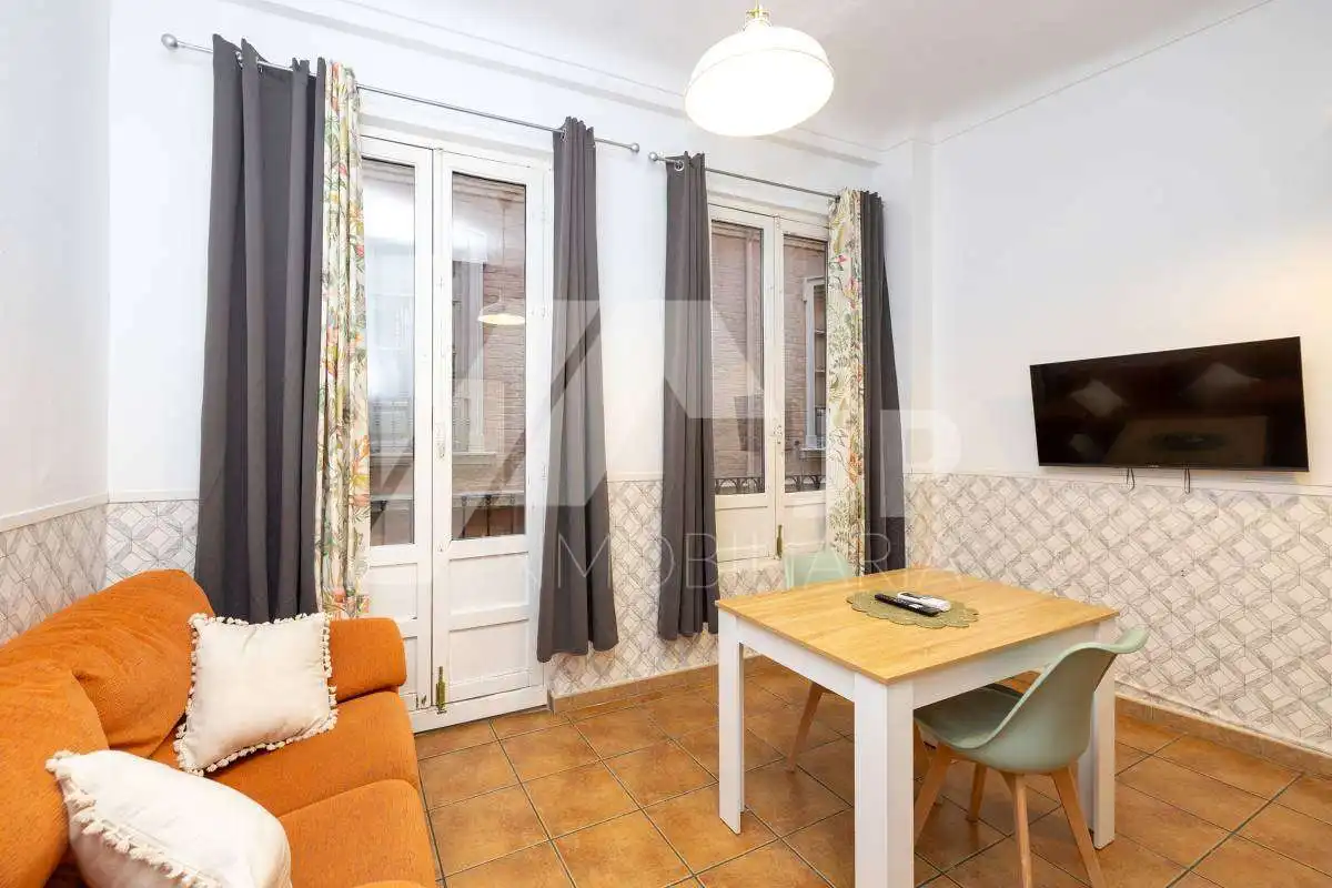 Appartamento con balcone in affitto a Calle Tundidores