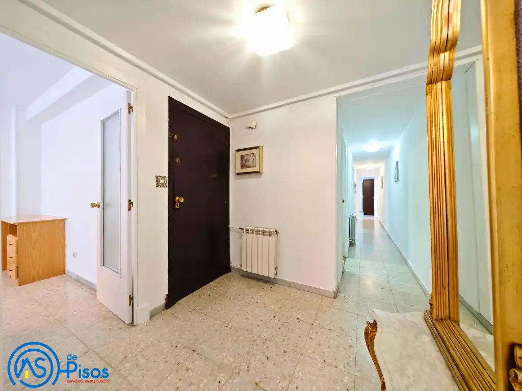 Flat for rent in Calle de Felisa Galé, 2, La Jota