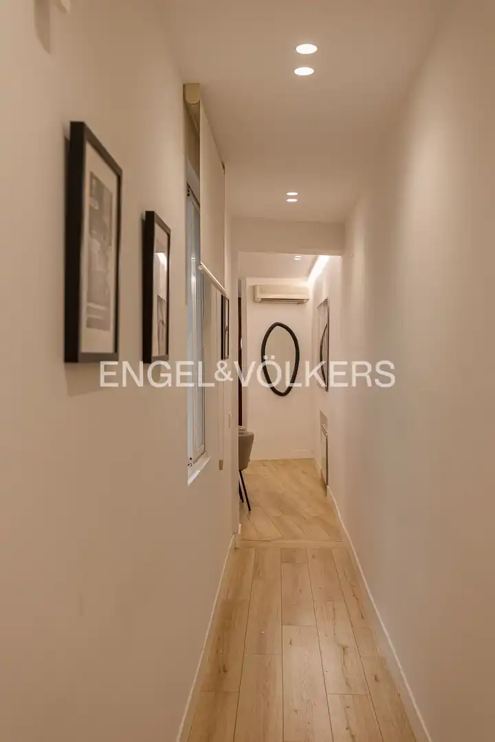 Flat for rent in Madrid  with Air Conditioner, Heating and Furnished