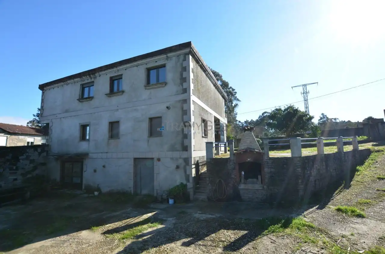 Vista exterior de Casa o xalet en venda en Tomiño amb Jardí privat, Terrassa i Traster