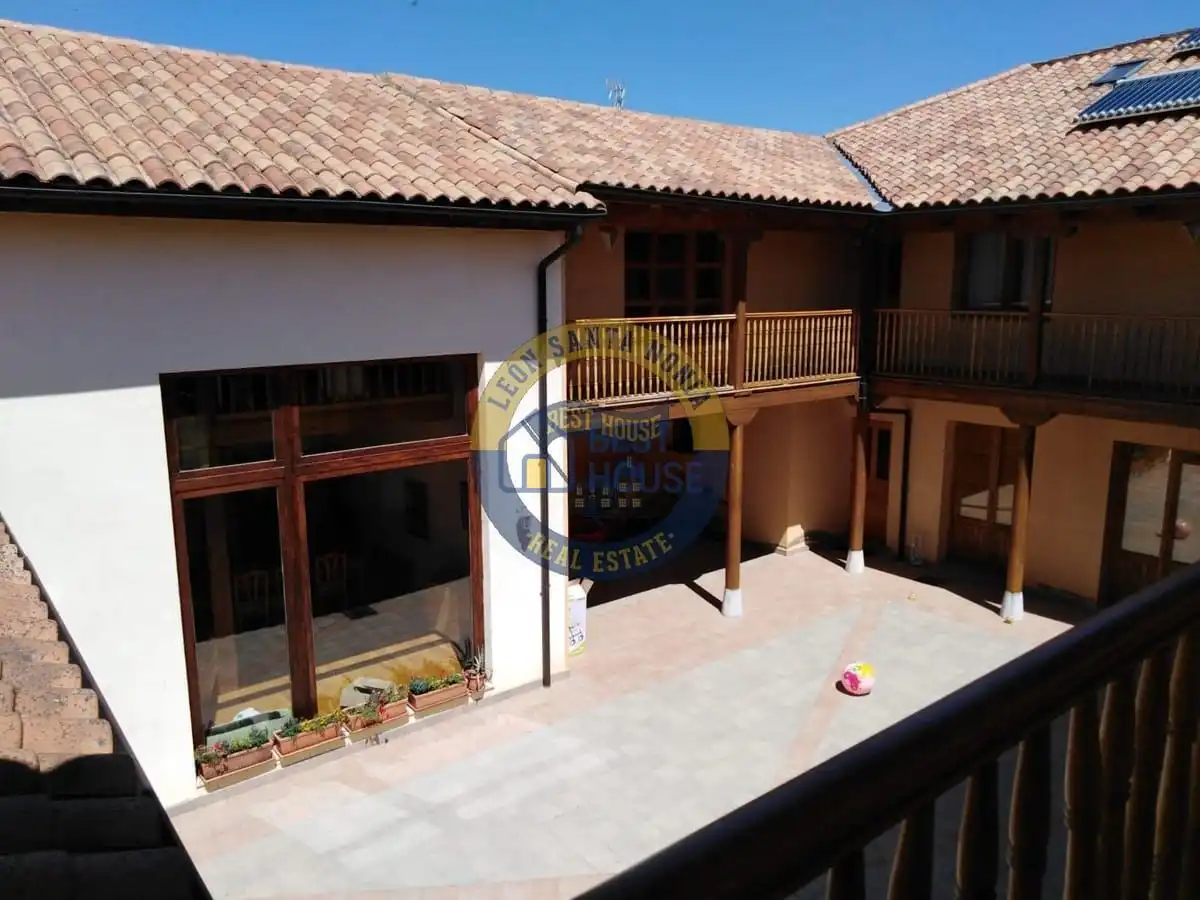 Vista exterior de Casa o chalet en venta en Villaquilambre con Calefacción, Jardín privado y Parquet