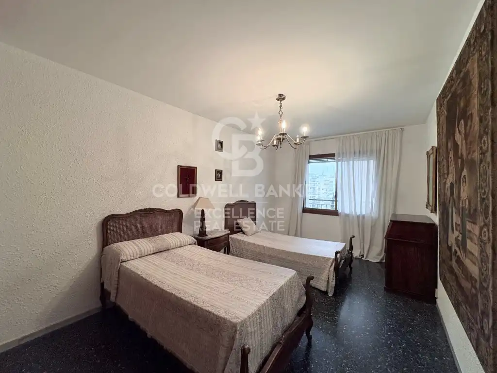 Bedroom of Flat for sale in Valencia  with Air Conditioner and Terrace