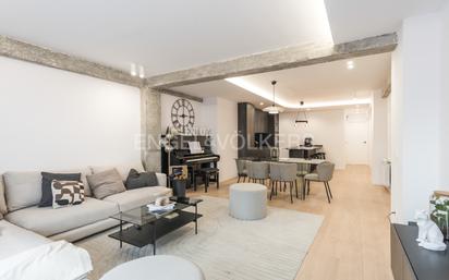 Sala d'estar de Apartament de lloguer en  Madrid Capital amb Terrassa