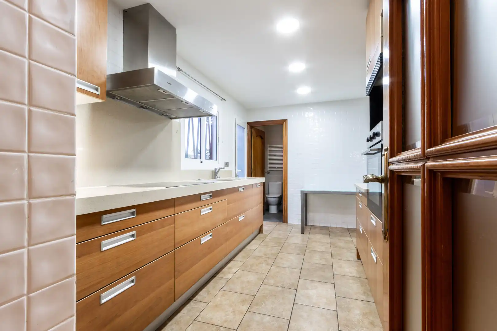 Cuina de Casa o xalet en venda en El Masnou amb Aire condicionat, Calefacció i Terrassa