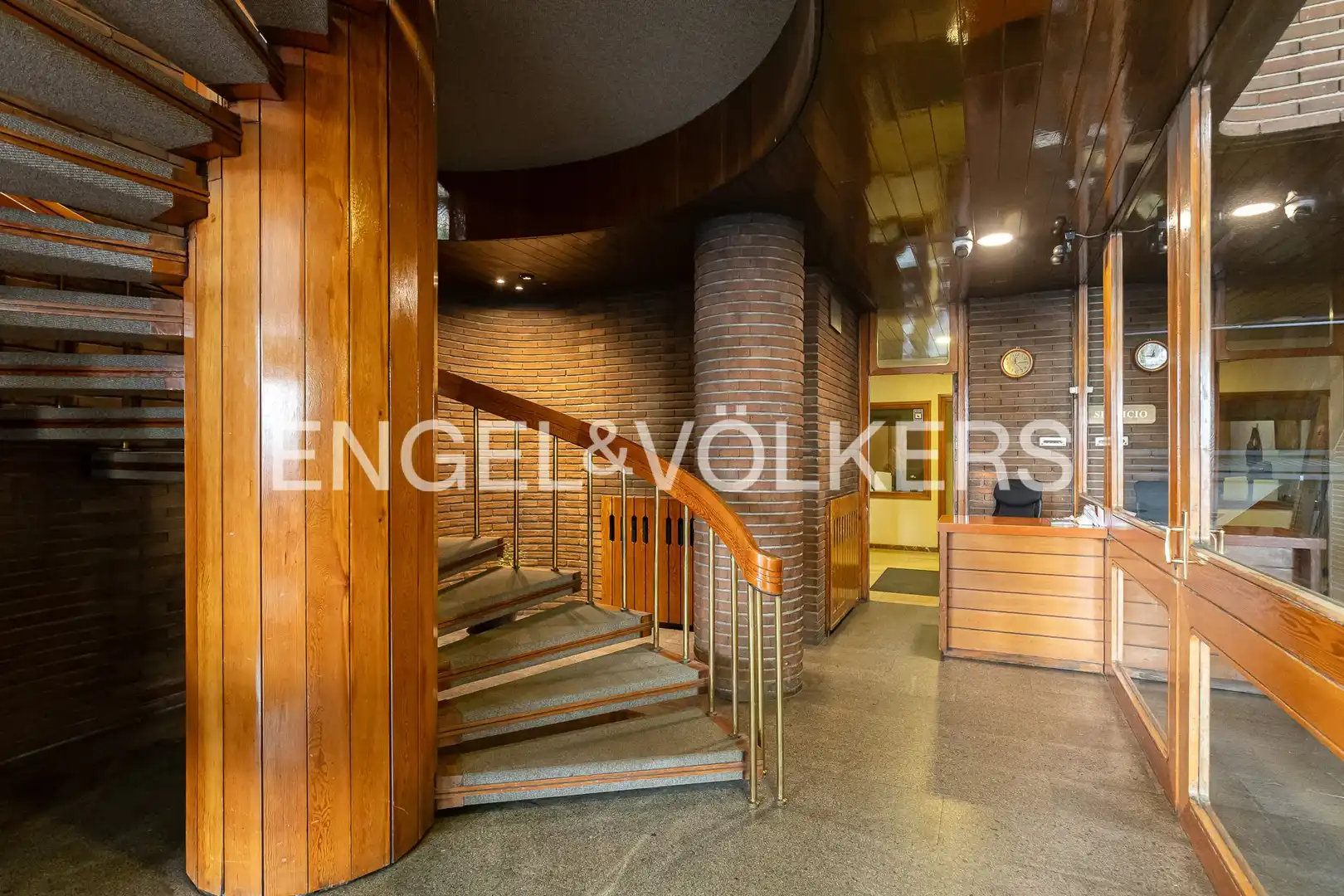 Piso en venta en Madrid con Calefacción, Terraza y Trastero