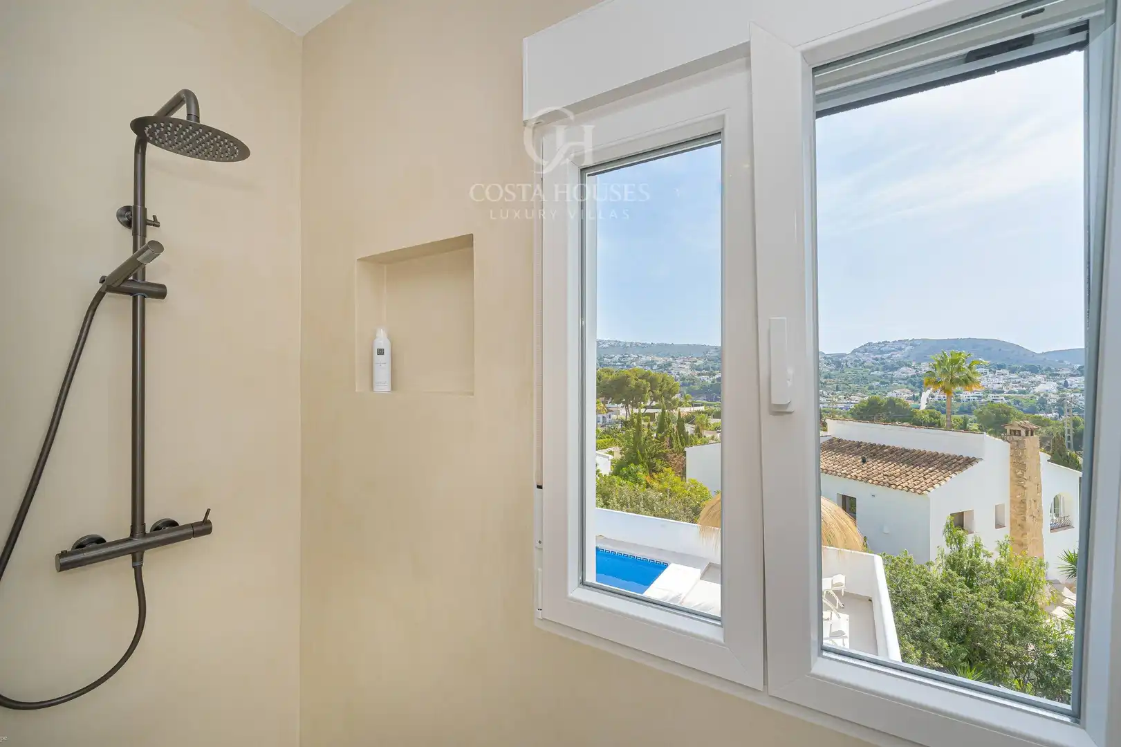 Bany de Casa o xalet en venda en Moraira amb Aire condicionat, Calefacció i Jardí privat