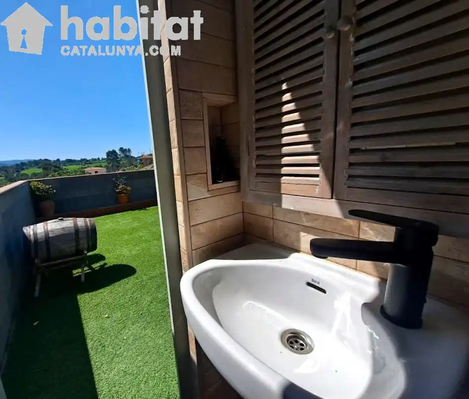 Terrassa de Casa o xalet en venda en Sant Esteve Sesrovires amb Aire condicionat, Jardí privat i Terrassa