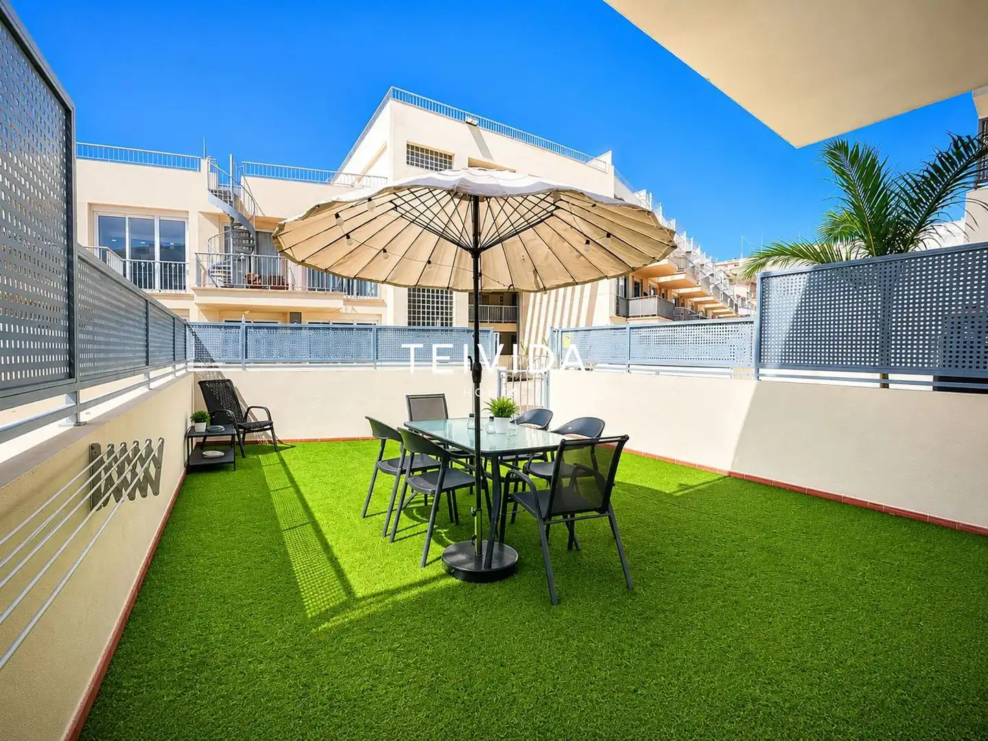 Flat with pool for sale in José González González