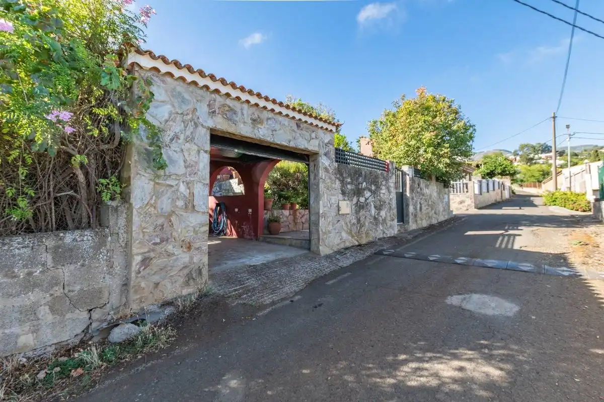 Exterior view of Houses for sale in Vega de San Mateo, Las Palmas