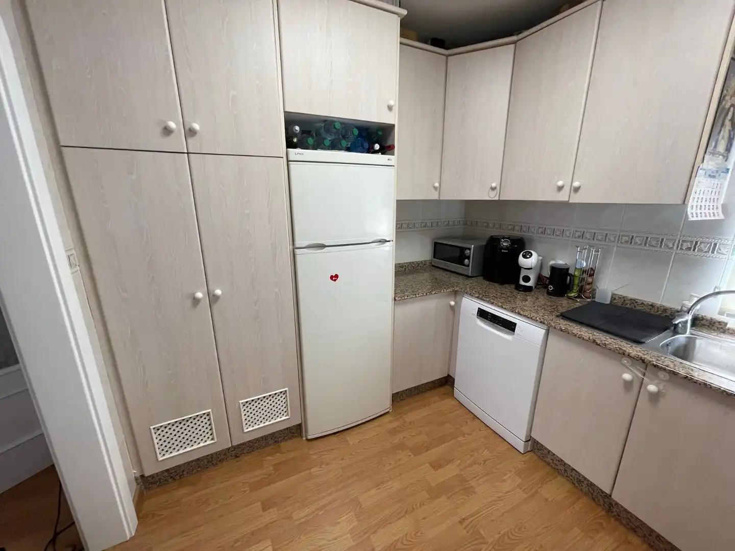Cocina de Apartamento de alquiler en Mazarrón con Aire acondicionado, Amueblado y Lavadora