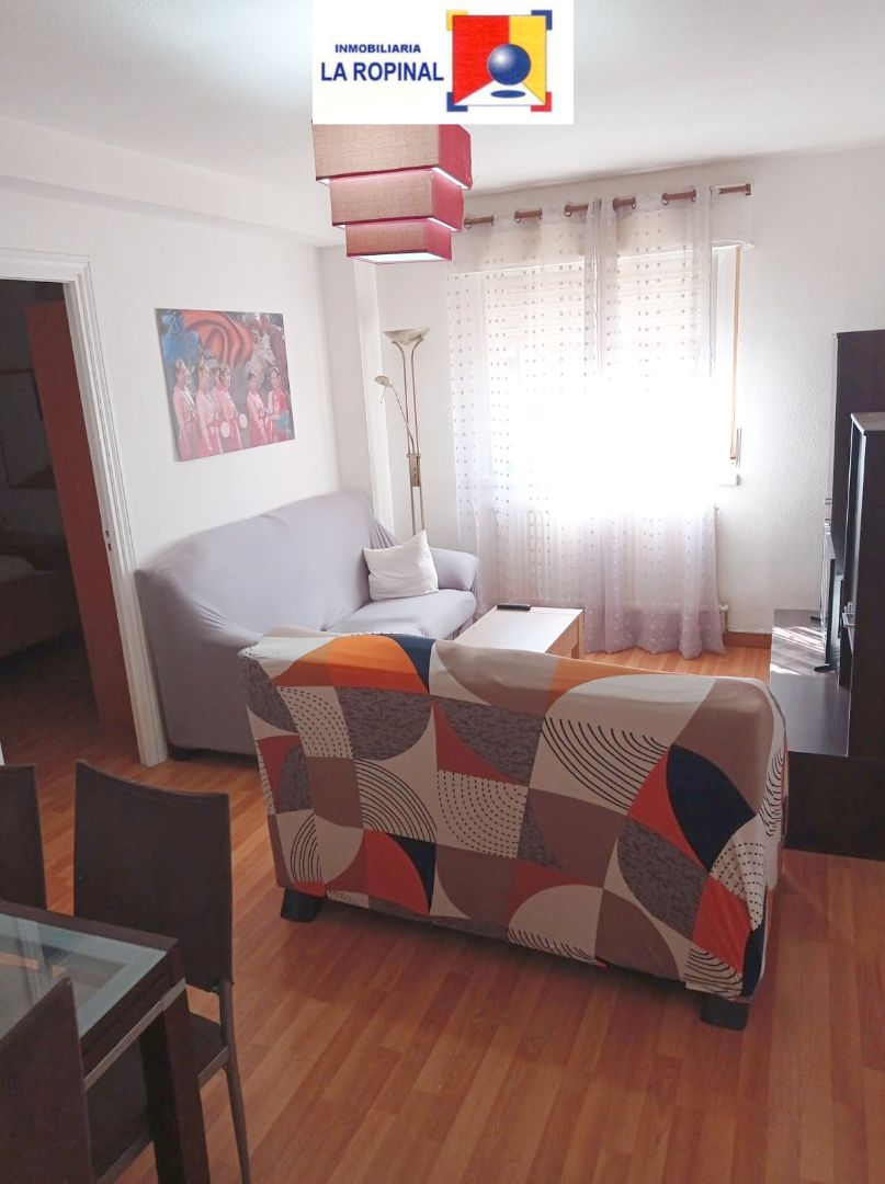 Dormitori de Pis en venda en Terradillos amb Calefacció, Parquet i Moblat