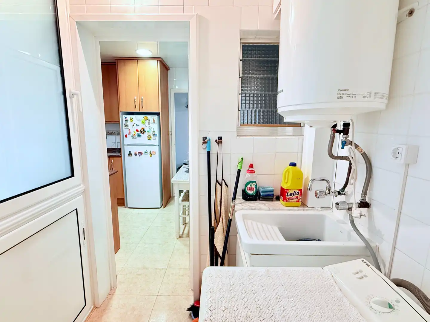 Cocina de Piso en venta en Sant Feliu de Llobregat con Amueblado, Horno y Balcón