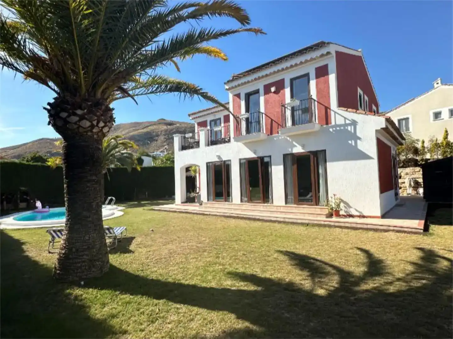 Vista exterior de Finca rústica en venda en Finestrat amb Aire condicionat, Piscina i Balcó