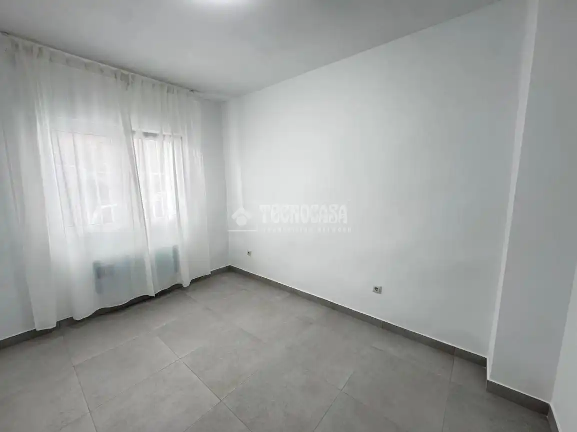 Bedroom of Flat for sale in Madrid  with Air Conditioner and Heating