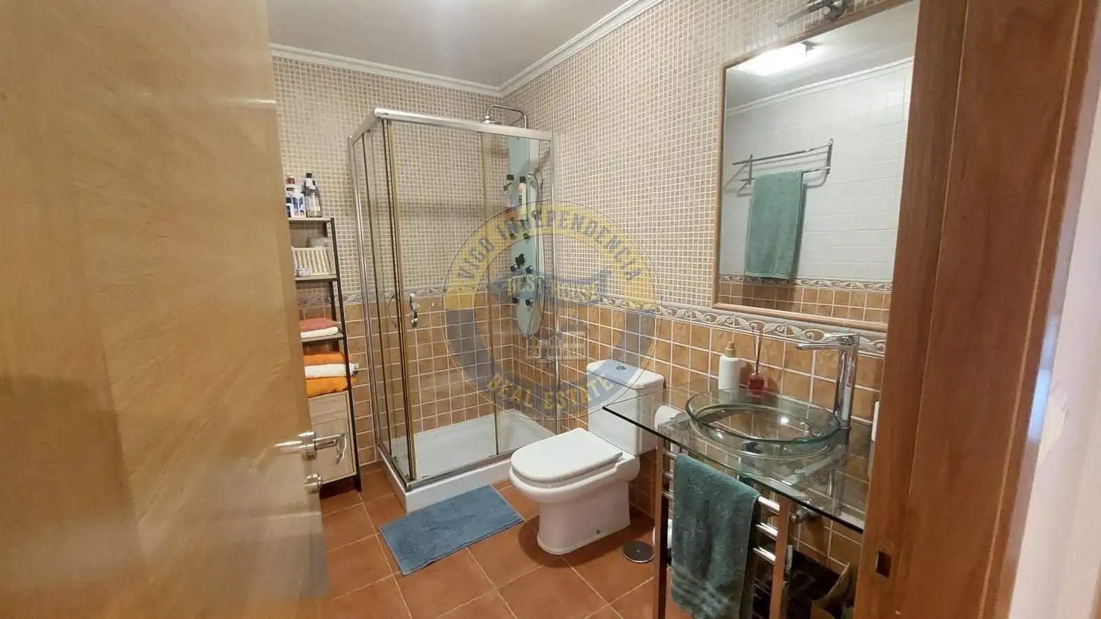 Baño de Ático en venta en Vigo  con Calefacción, Parquet y Terraza