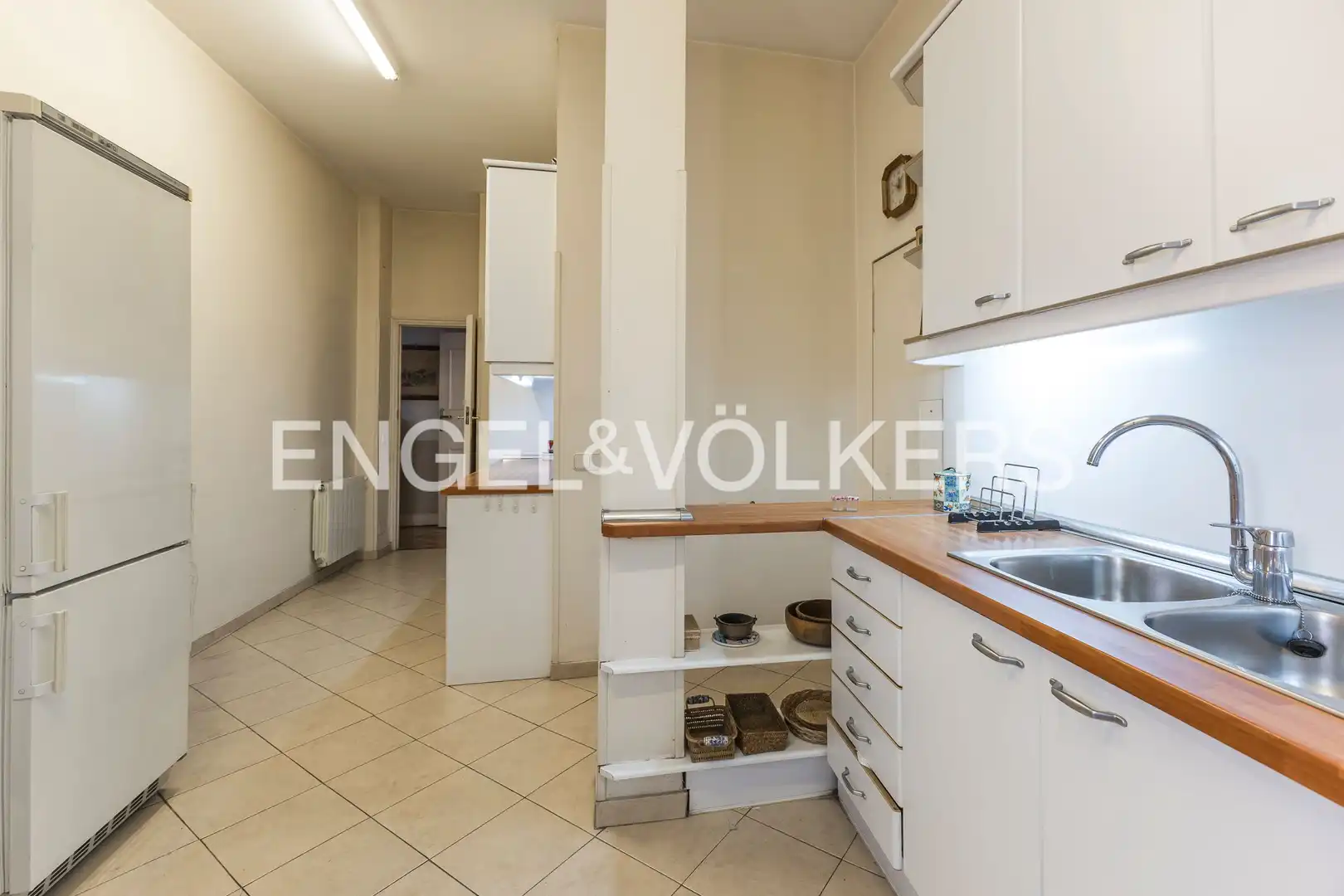 Kitchen of Flat for sale in Madrid  with Air Conditioner, Heating and Storage room
