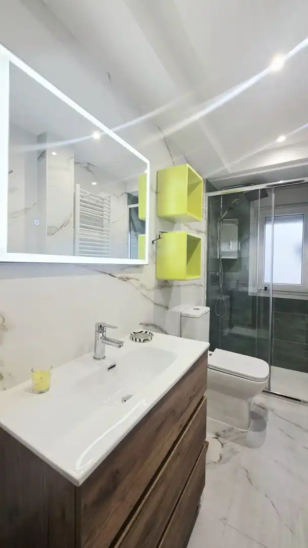 Baño de Piso de alquiler en Madrid con Aire acondicionado, Calefacción y Terraza