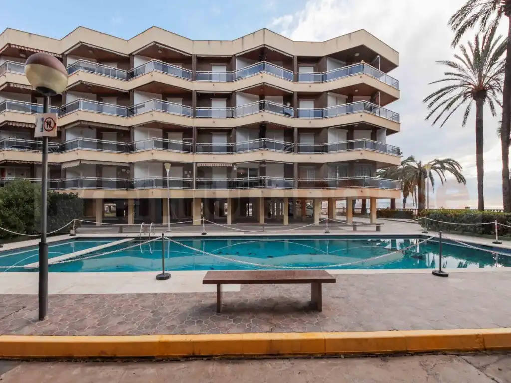 Piscina de Piso en venta en Cambrils con Piscina