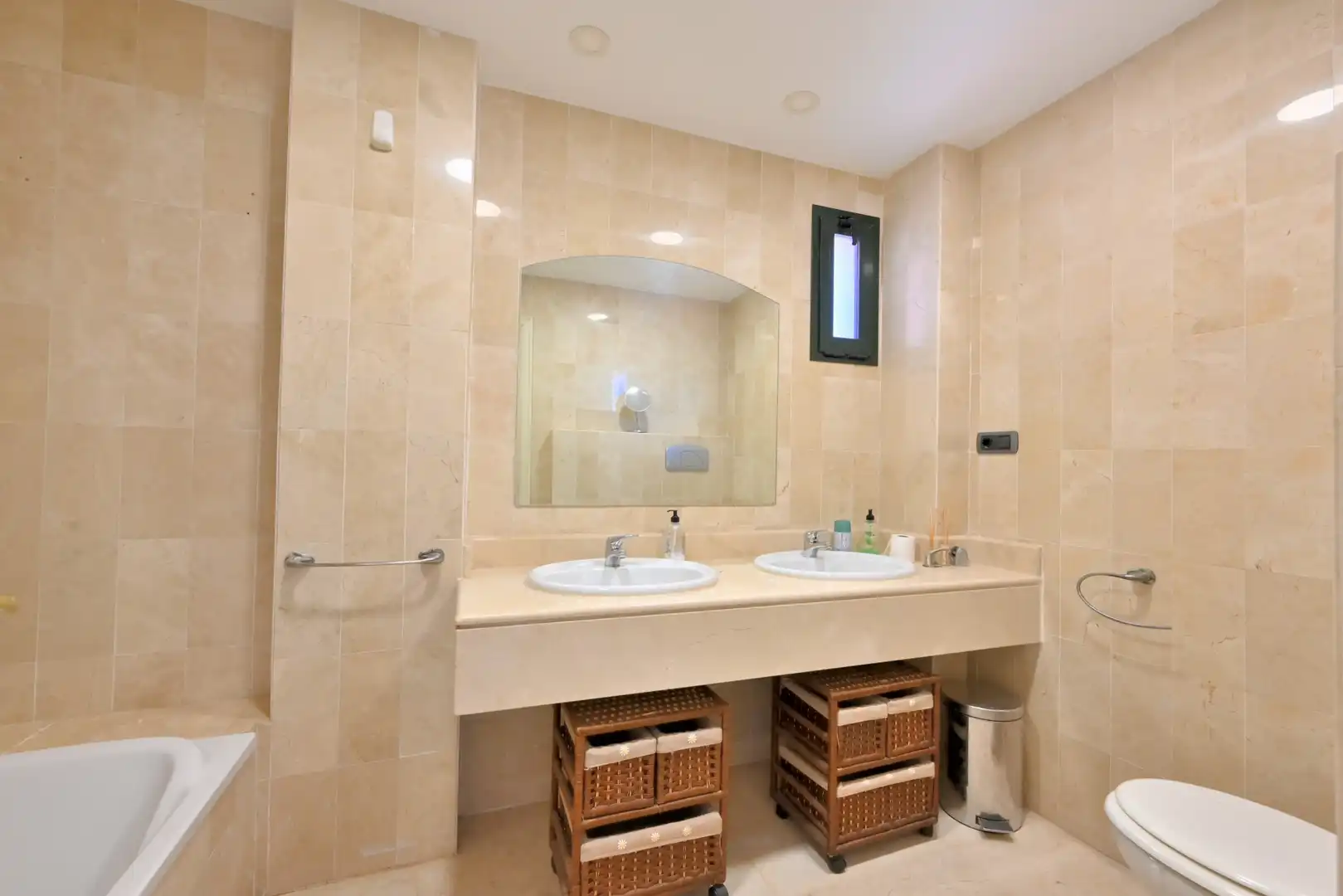 Apartment with pool for sale in Calahonda, imagen 6
