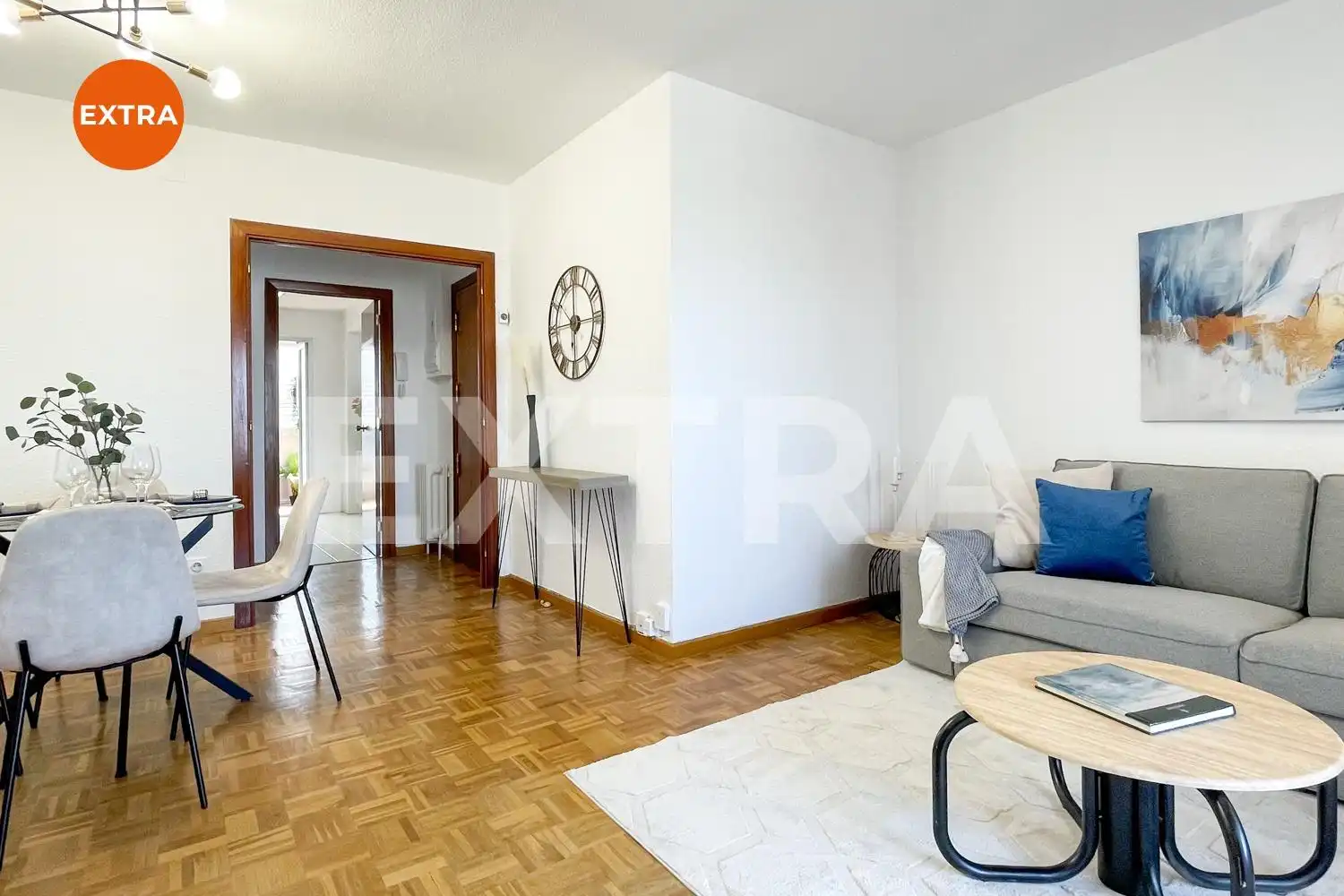 Sala d'estar de Pis en venda en Madrid amb Calefacció, Parquet i Piscina comunitària