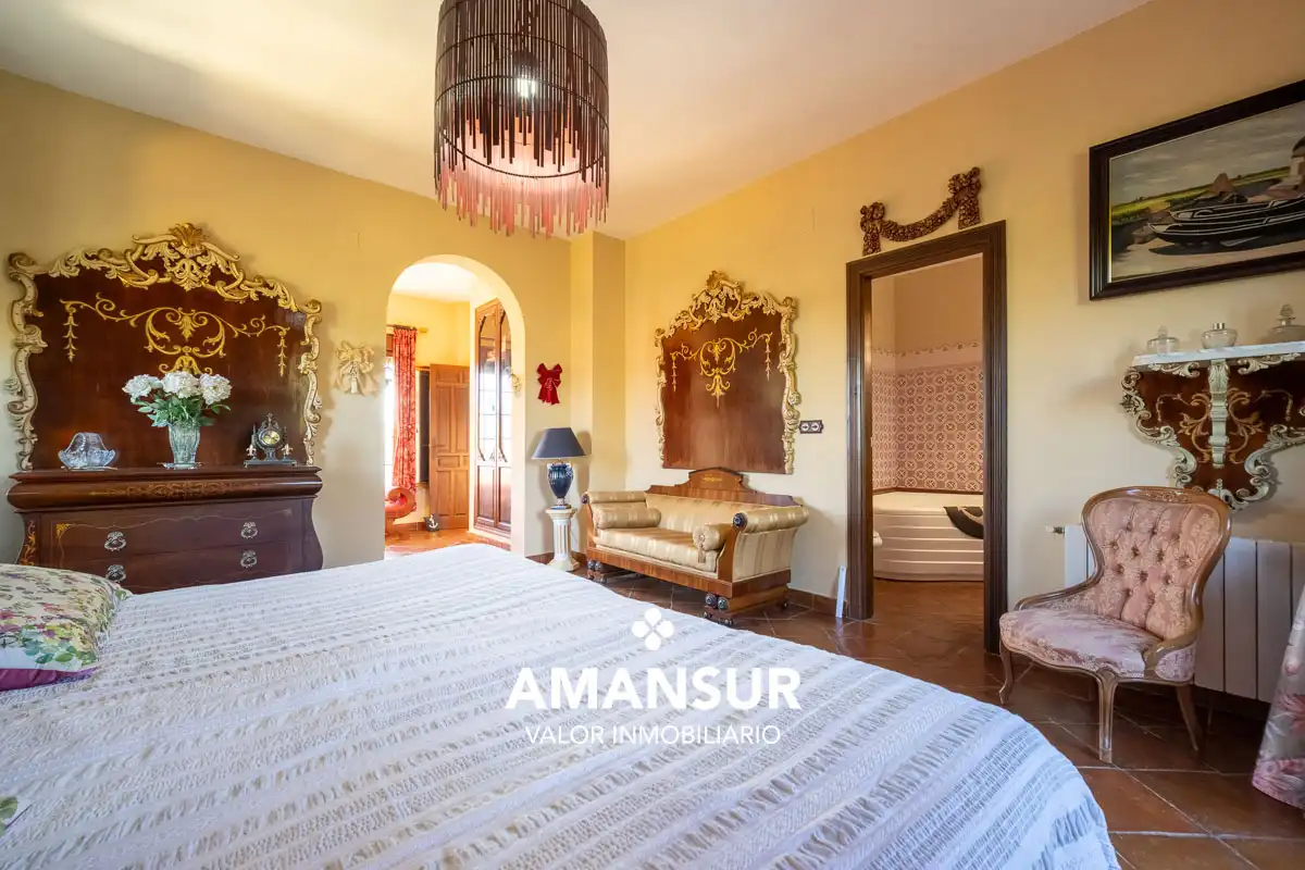 Chalet con piscina en venta en Avenida del Almendro, imagen 61