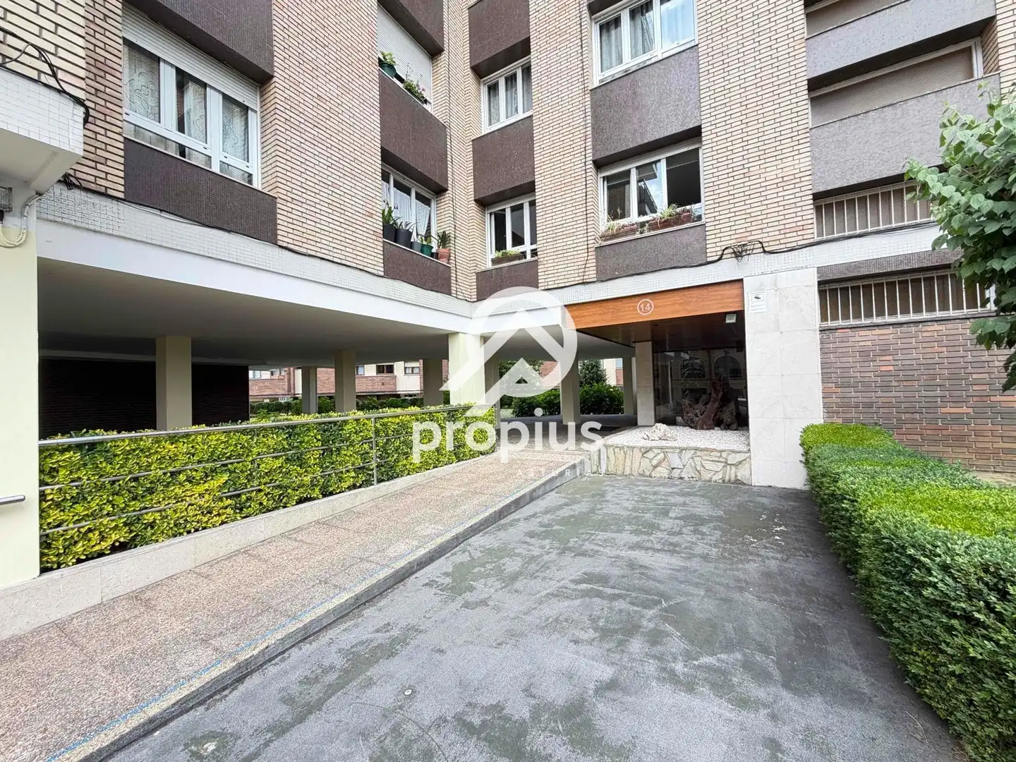 Exterior view of Flat for sale in Oviedo   with Heating, Parquet flooring and Oven
