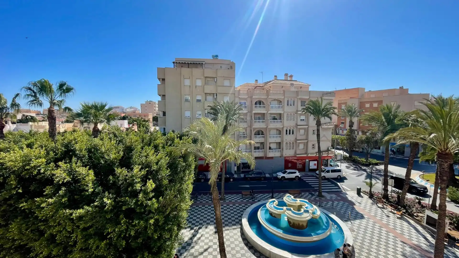 Vista exterior de Piso de alquiler en Roquetas de Mar con Amueblado y Balcón