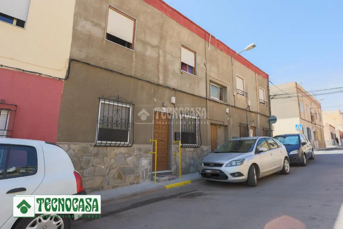 Vista exterior de Casa adosada en venta en Adra