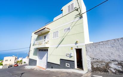 Vista exterior de Casa o xalet en venda en Icod de los Vinos amb Jardí privat, Terrassa i Balcó