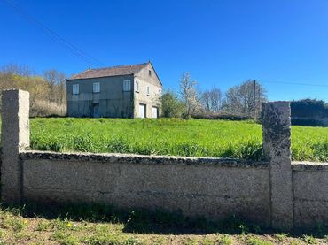 Casa amb jardí en venda a O Pereiro de Aguiar
