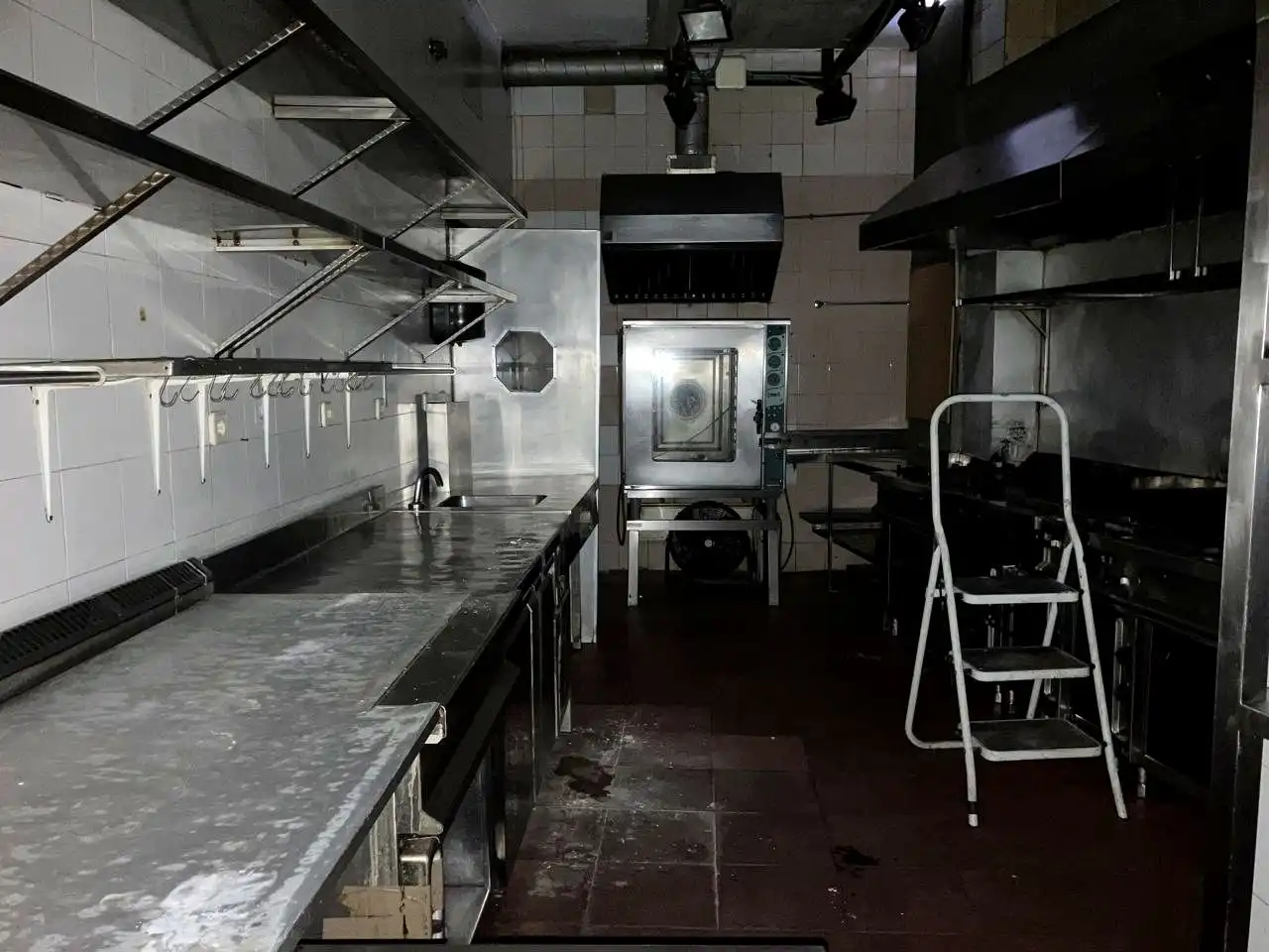 Cocina de Local en venta en Las Rozas de Madrid