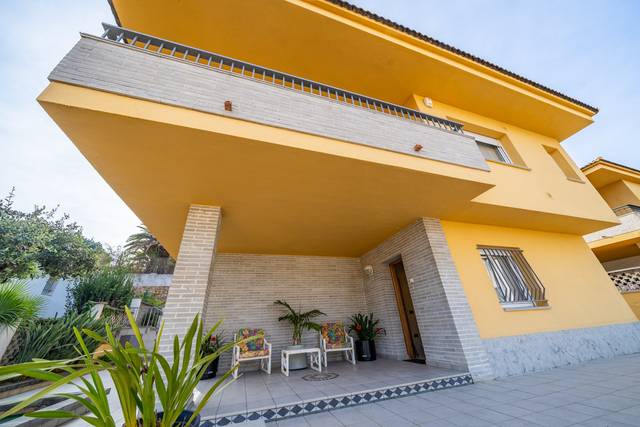Casa-chalet en Venta en Centre