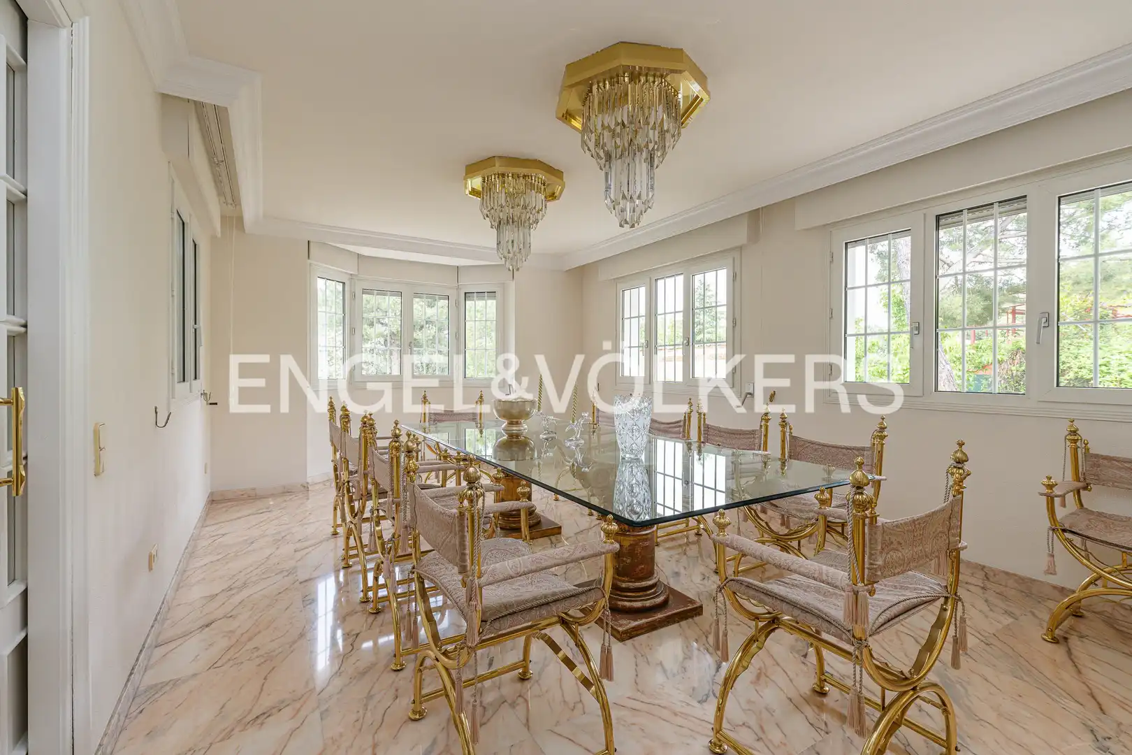 Comedor de Casa o chalet en venta en Pozuelo de Alarcón con Aire acondicionado, Calefacción y Jardín privado