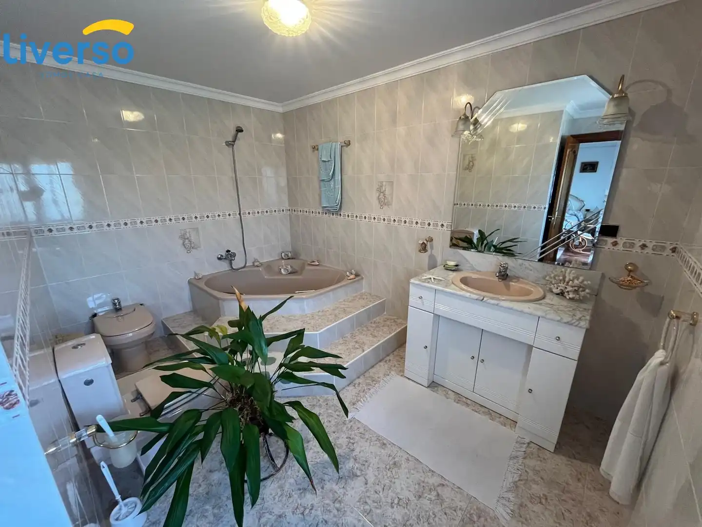 Bathroom of Houses for sale in Los Balbases   with Heating, Private garden and Terrace