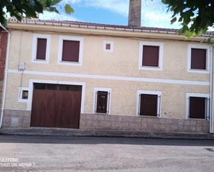 Vista exterior de Casa o xalet en venda en Cuadros amb Terrassa